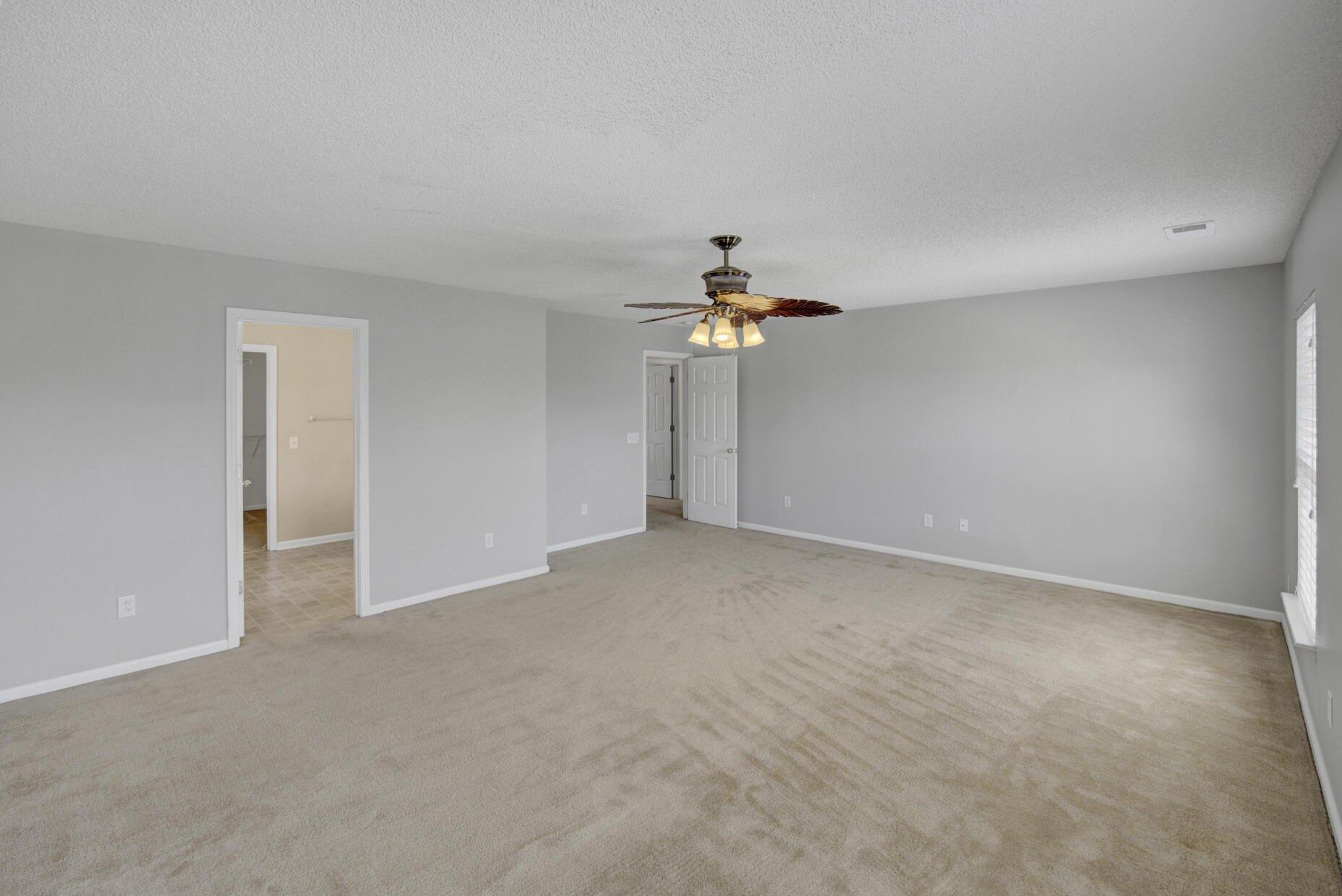 Rundle Ln, Summerville, SC 29483
