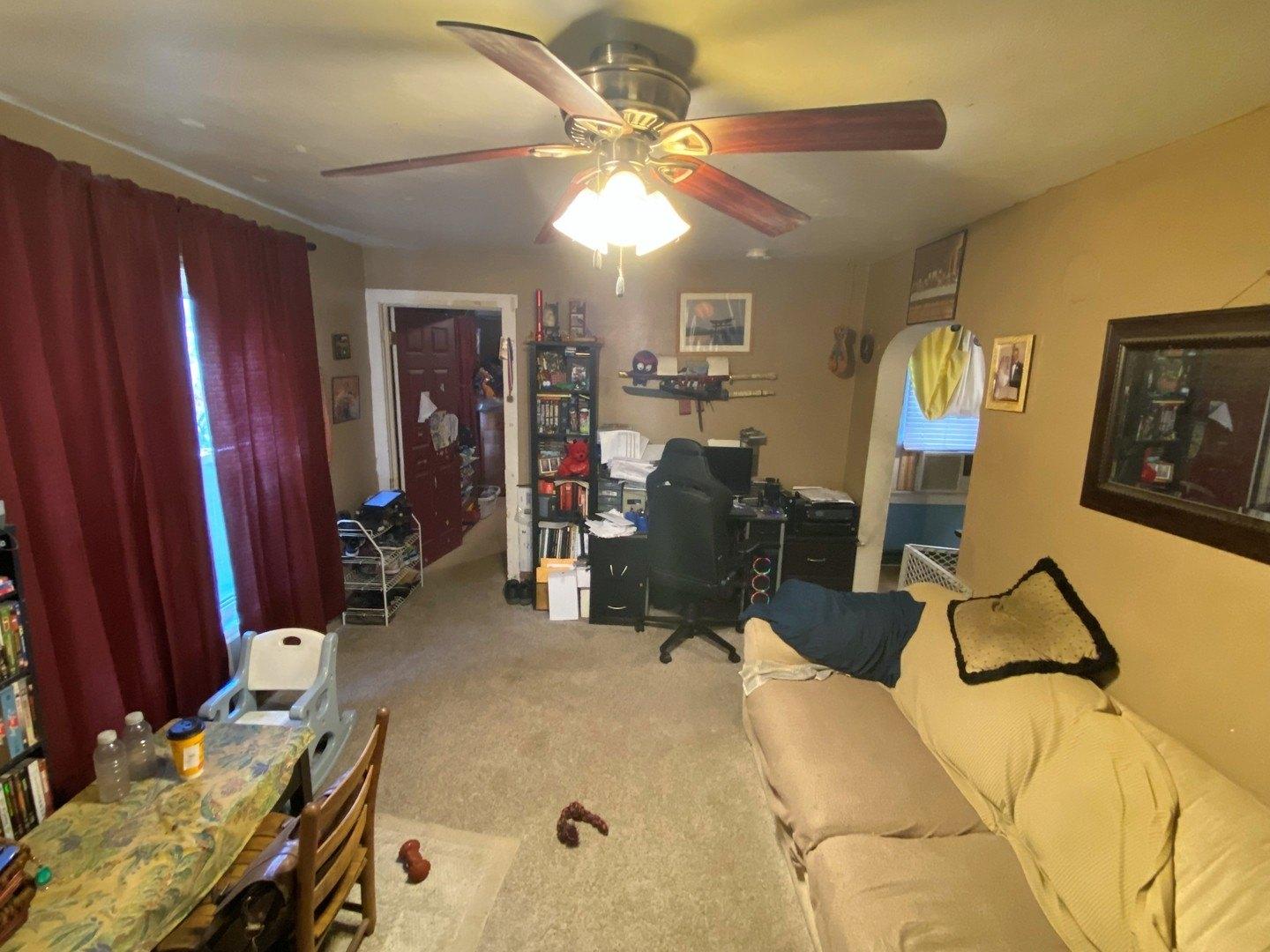 Elim Ave, Zion, IL 60099