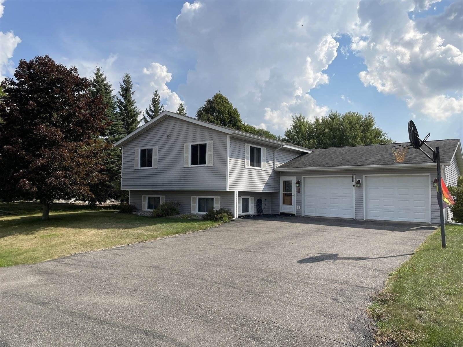 W 11th St, Marshfield, WI 54449