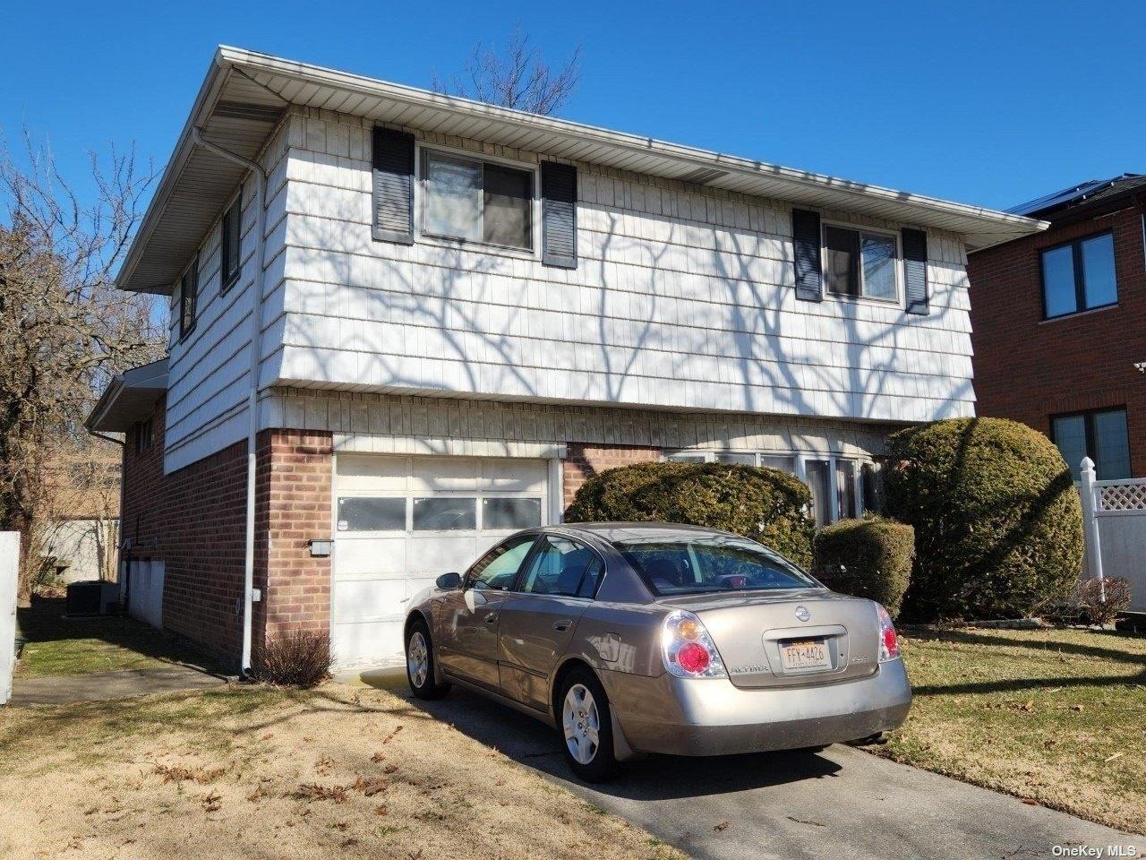 76th Rd, Oakland Gardens, NY 11364