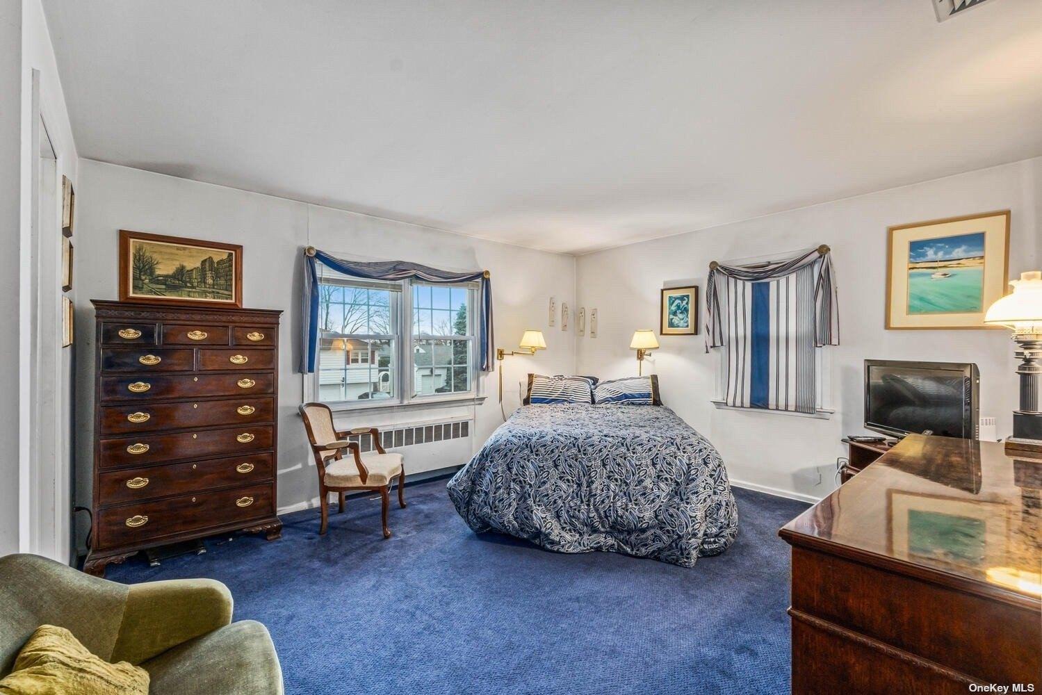 Bayberry Ave, Garden City, NY 11530