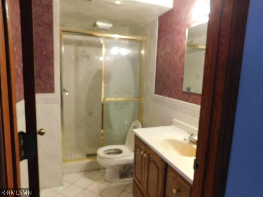Vickers St Ne, Wyoming, MN 55092