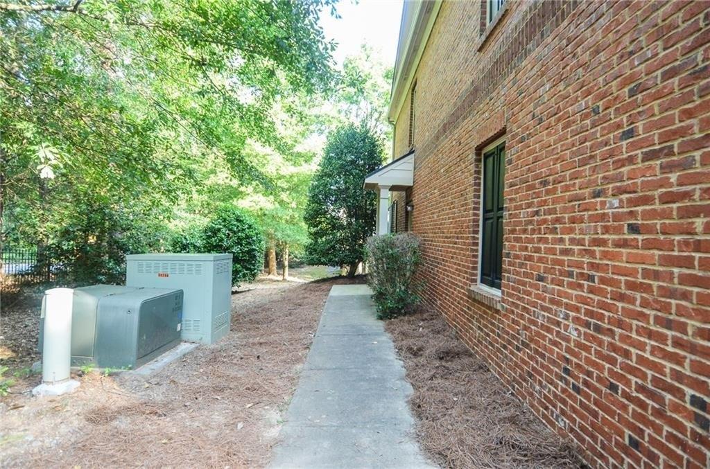 Bernauer Trce, Atlanta, GA 30360