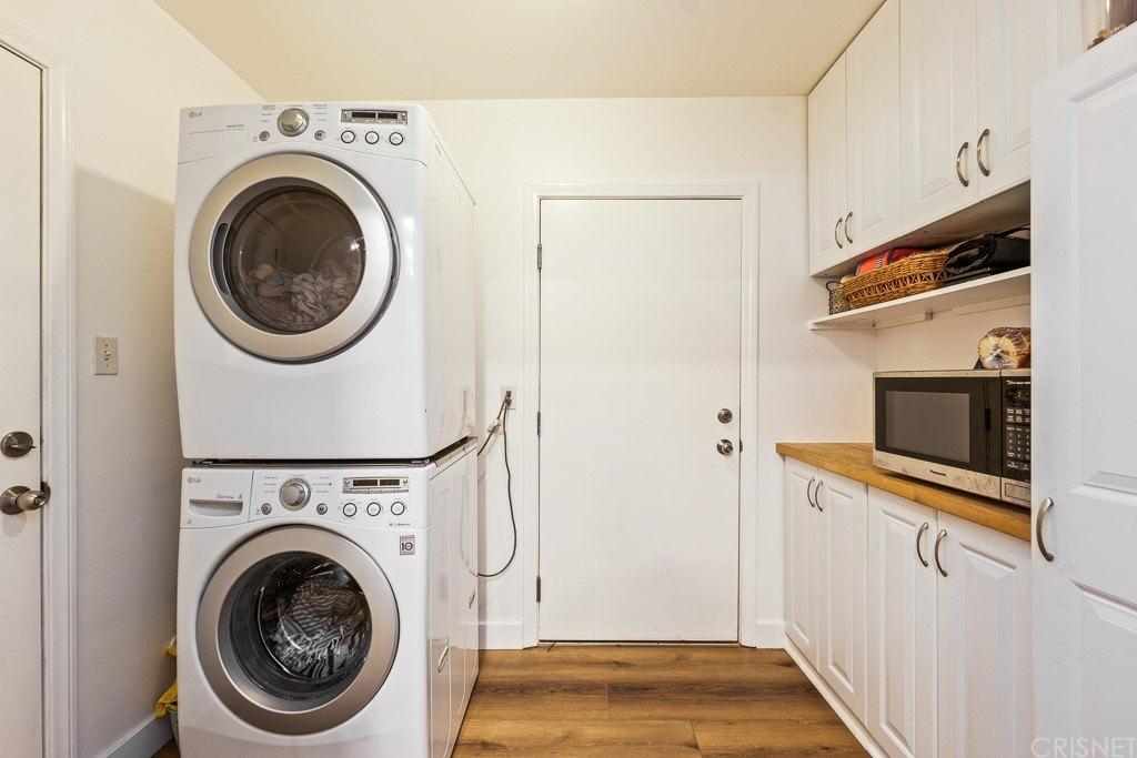 Lurline Ave, Winnetka, CA 91306