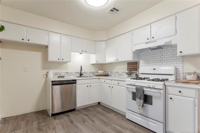 W 32nd St, Sand Springs, OK 74063