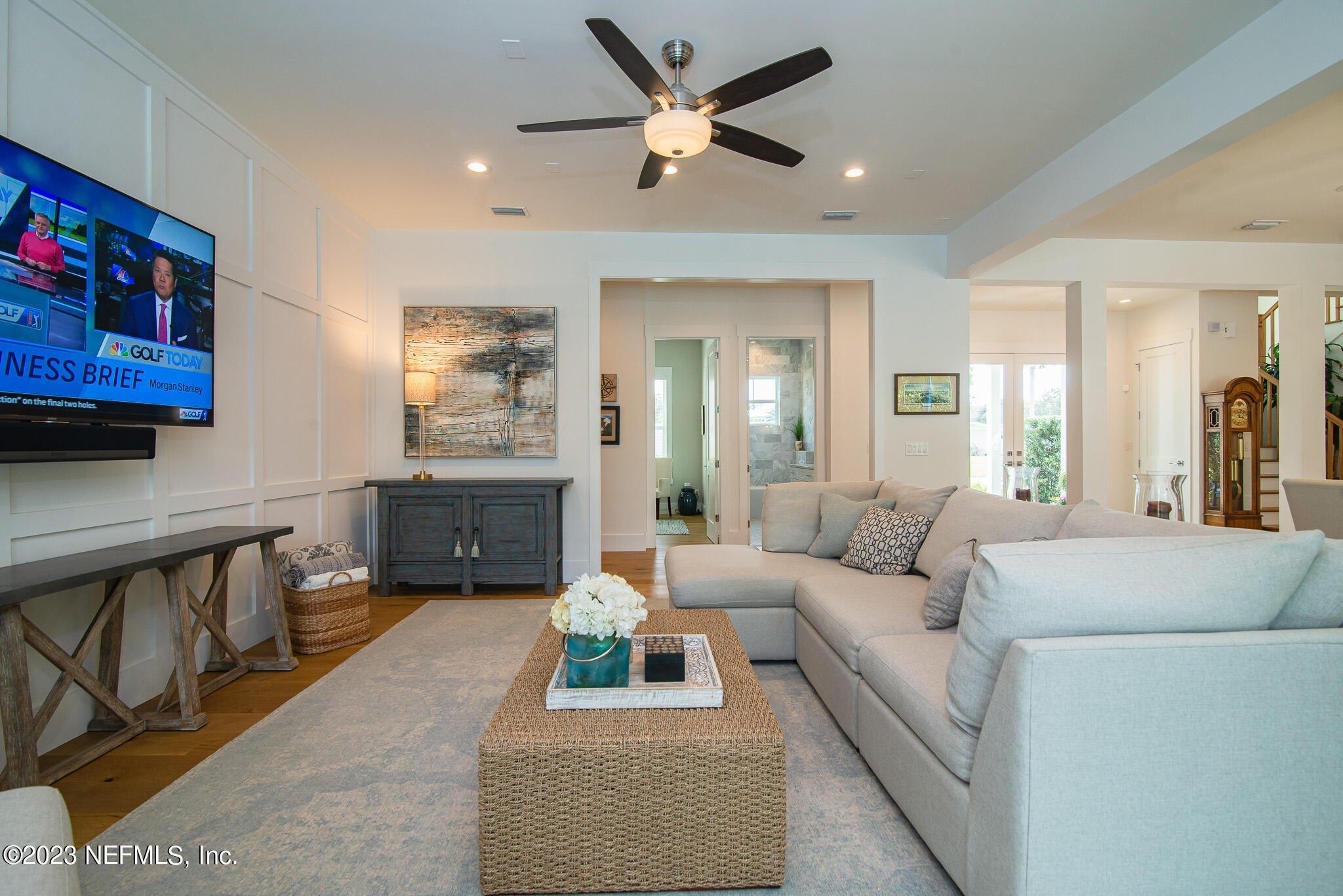 Mills Ln, Jacksonville Beach, FL 32250