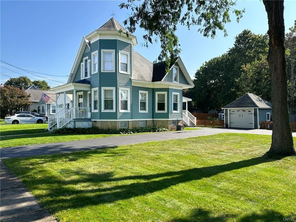 Thieme Pl, Utica, NY 13502