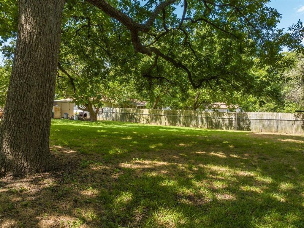 Park Dr, Hillsboro, TX 76645
