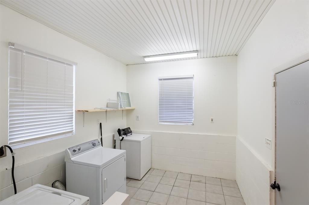 Pike Ave, Sarasota, FL 34233