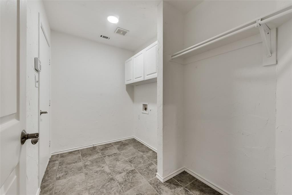 Kenny Ct, Lewisville, TX 75067