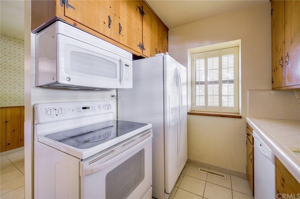 Henrietta Ave, La Crescenta, CA 91214