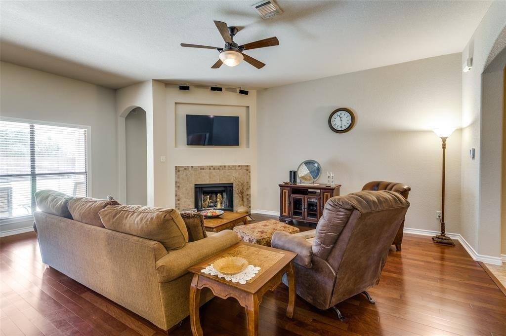 Vista Royale Dr, Fort Worth, TX 76108