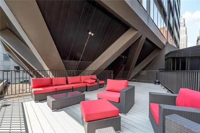 Walnut St, Kansas City, MO 64106