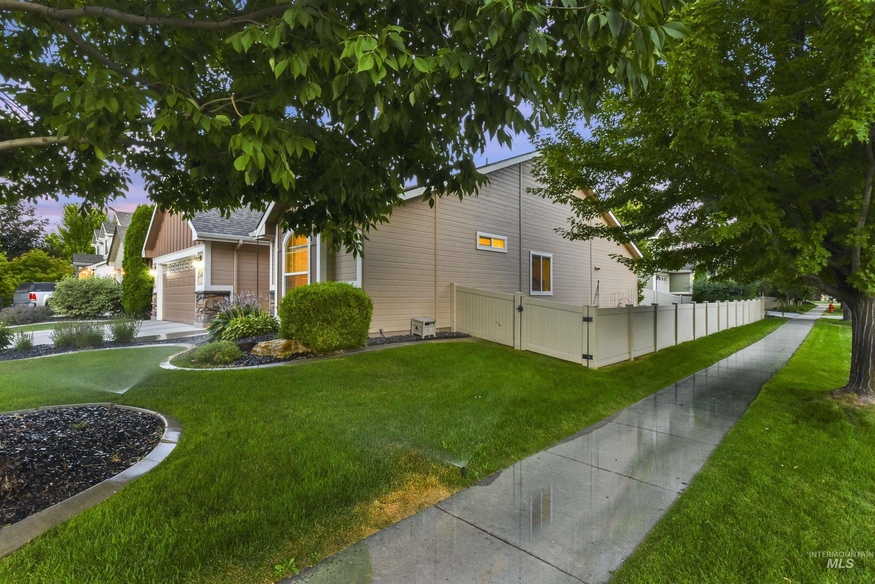 E Deerhill Dr, Meridian, ID 83642