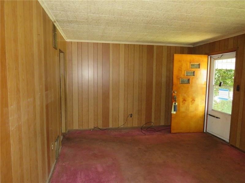 Woodland Ave, Mckeesport, PA 15133