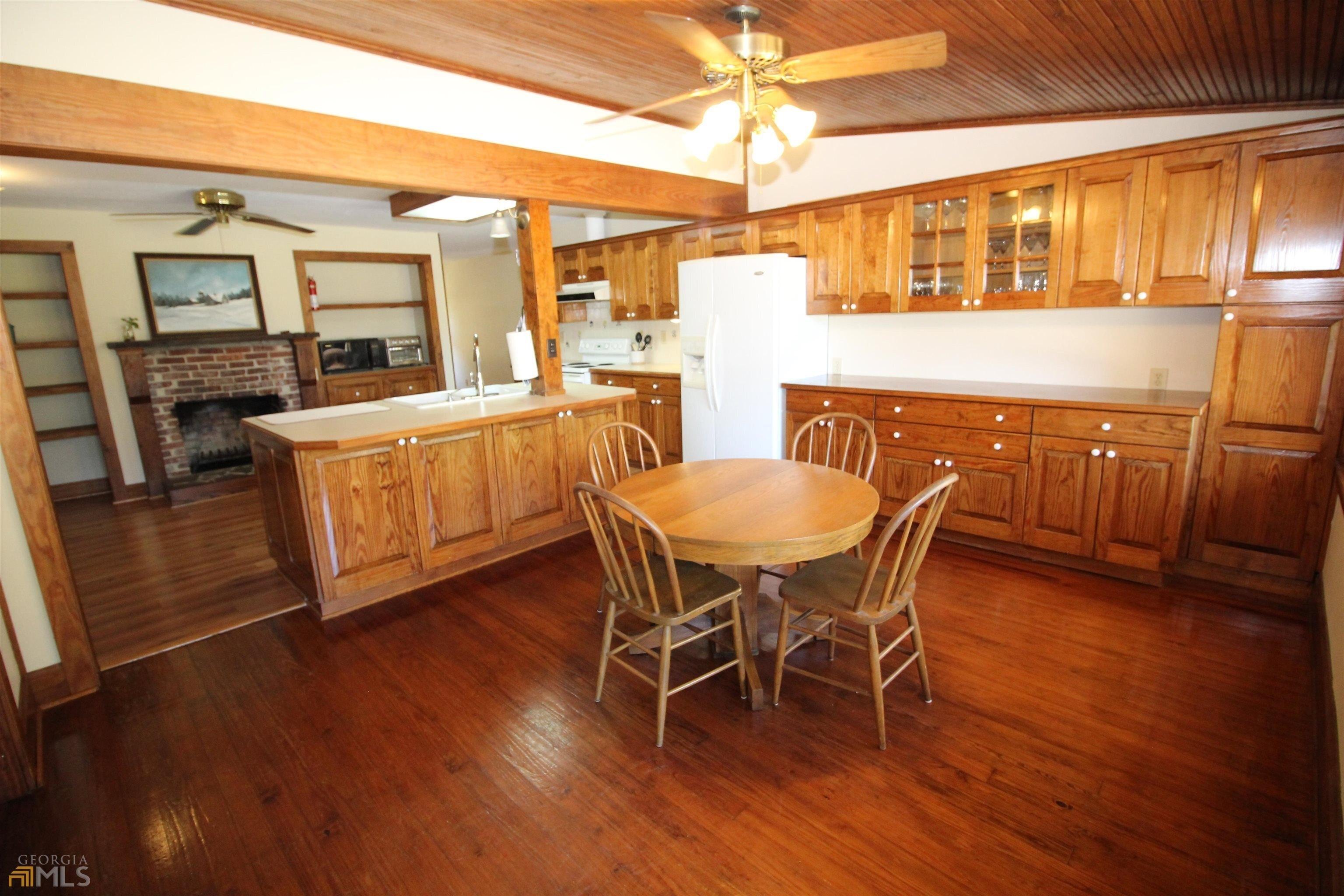 Fischer Rd, Sharpsburg, GA 30277