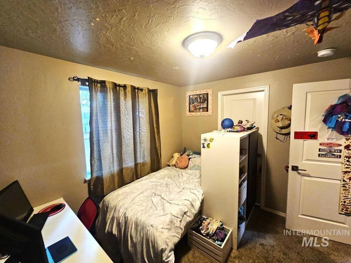 S Hawthorne Ave, Middleton, ID 83644