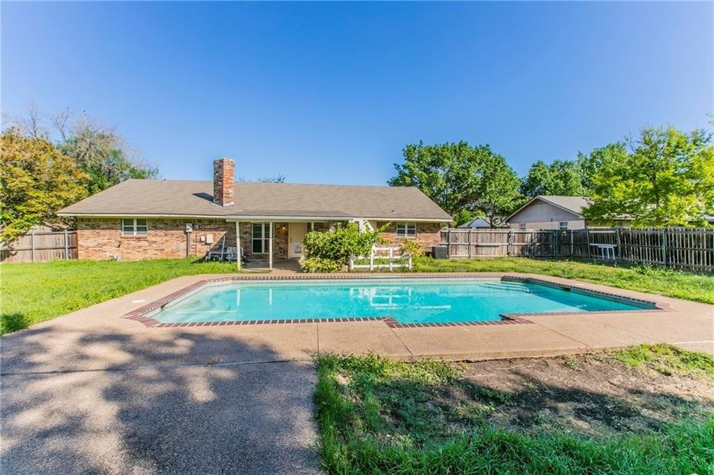 Crescent Dr, Hewitt, TX 76643