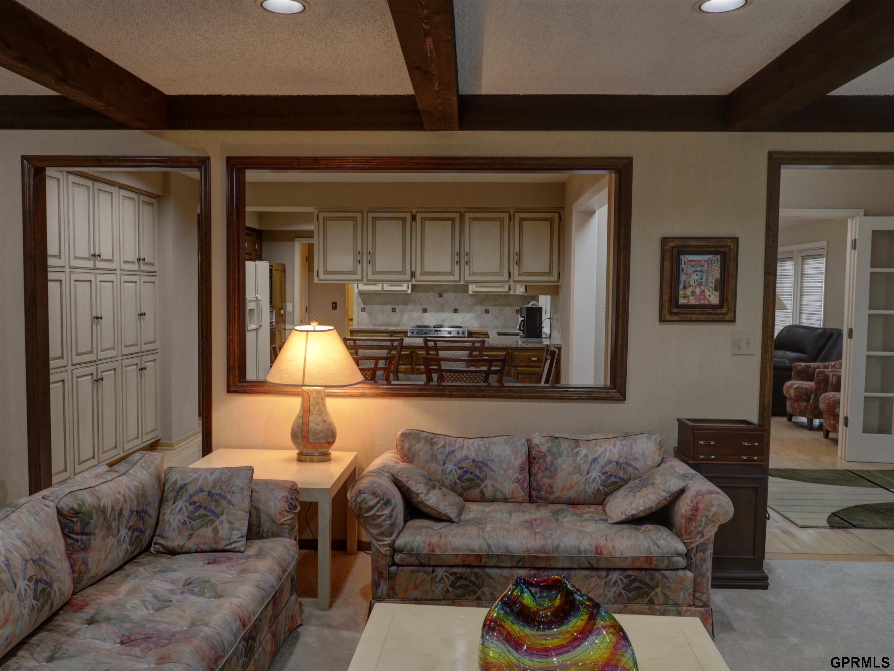 Essex Dr, Omaha, NE 68114