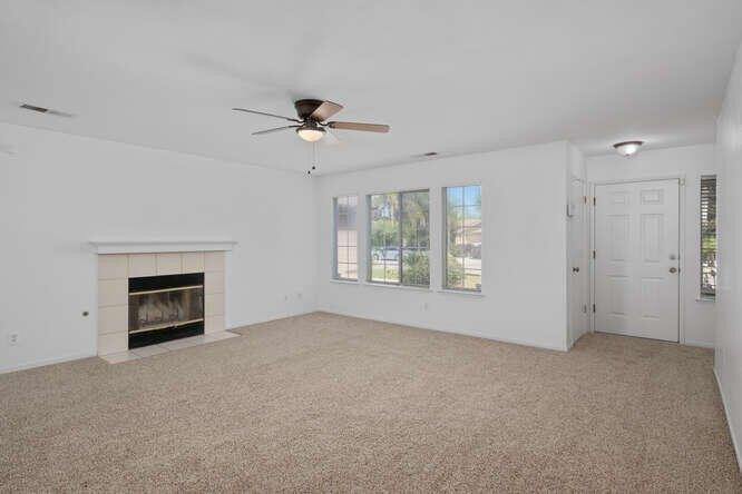 7th St, Parlier, CA 93648