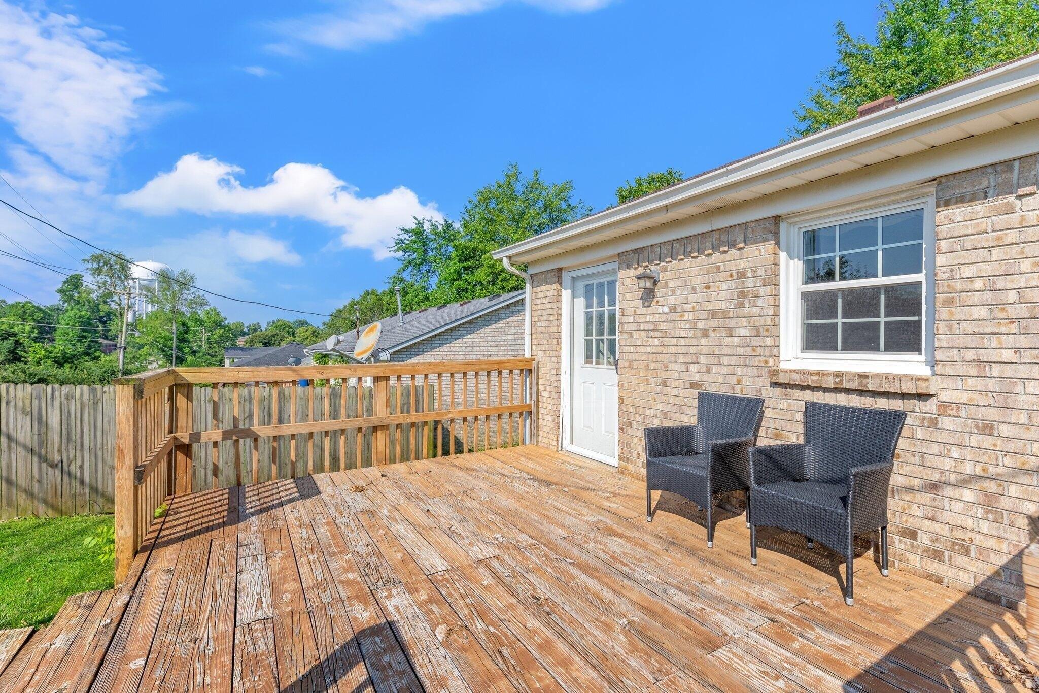 Jason Dr, Nicholasville, KY 40356