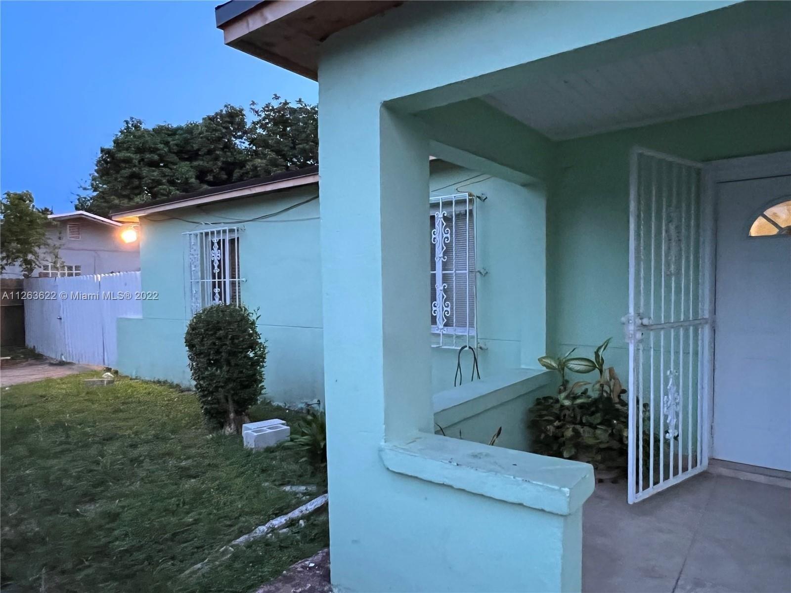 E 39th St, Hialeah, FL 33013