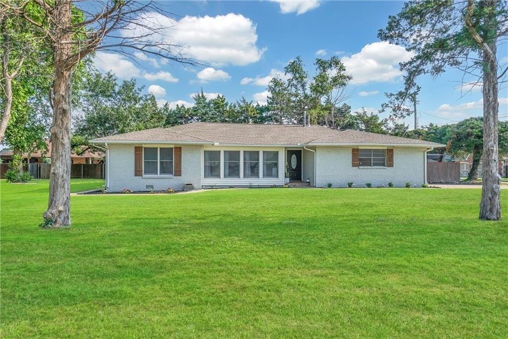 E Davis Ave, Weatherford, OK 73096