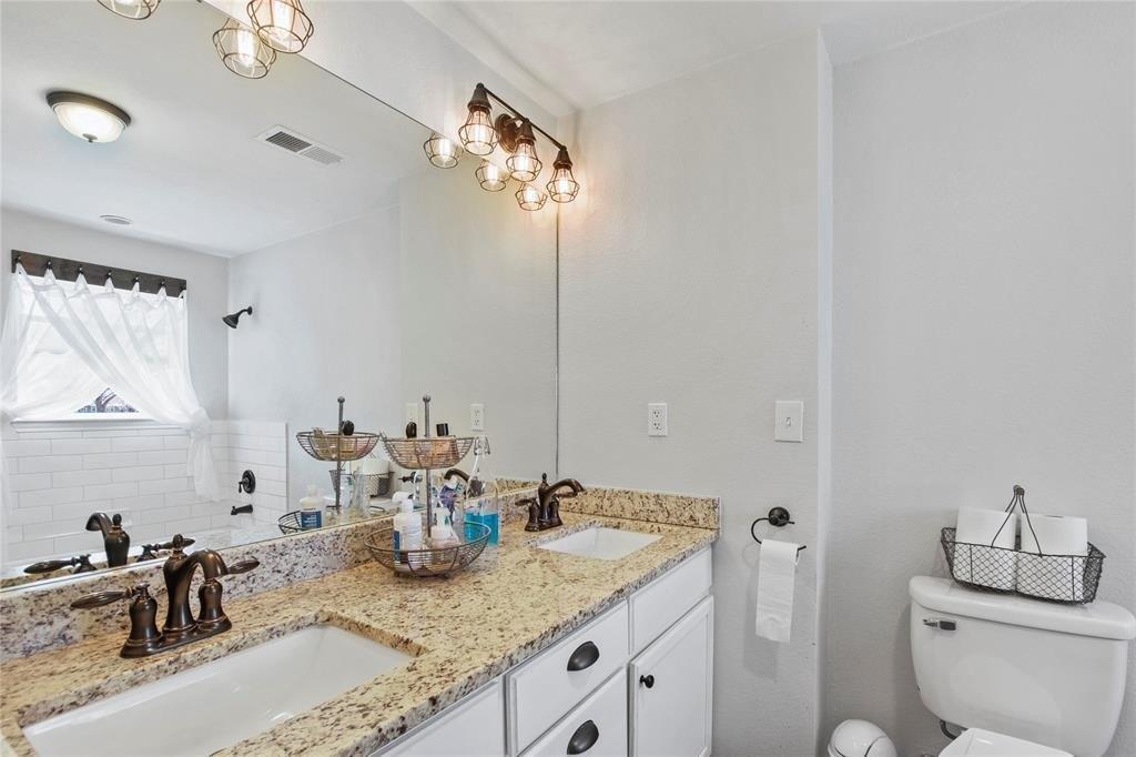 S Harrison St, Pilot Point, TX 76258