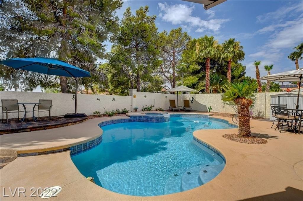 Mahogany Grove Ln, Las Vegas, NV 89117