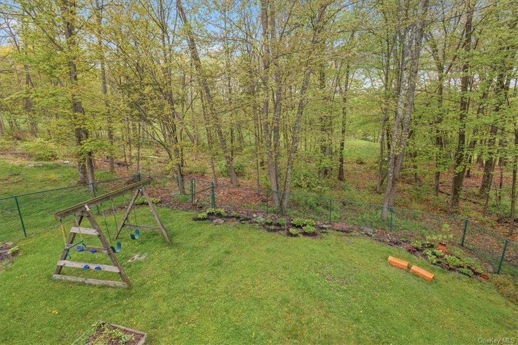 Red Maple Way, New Windsor, NY 12553