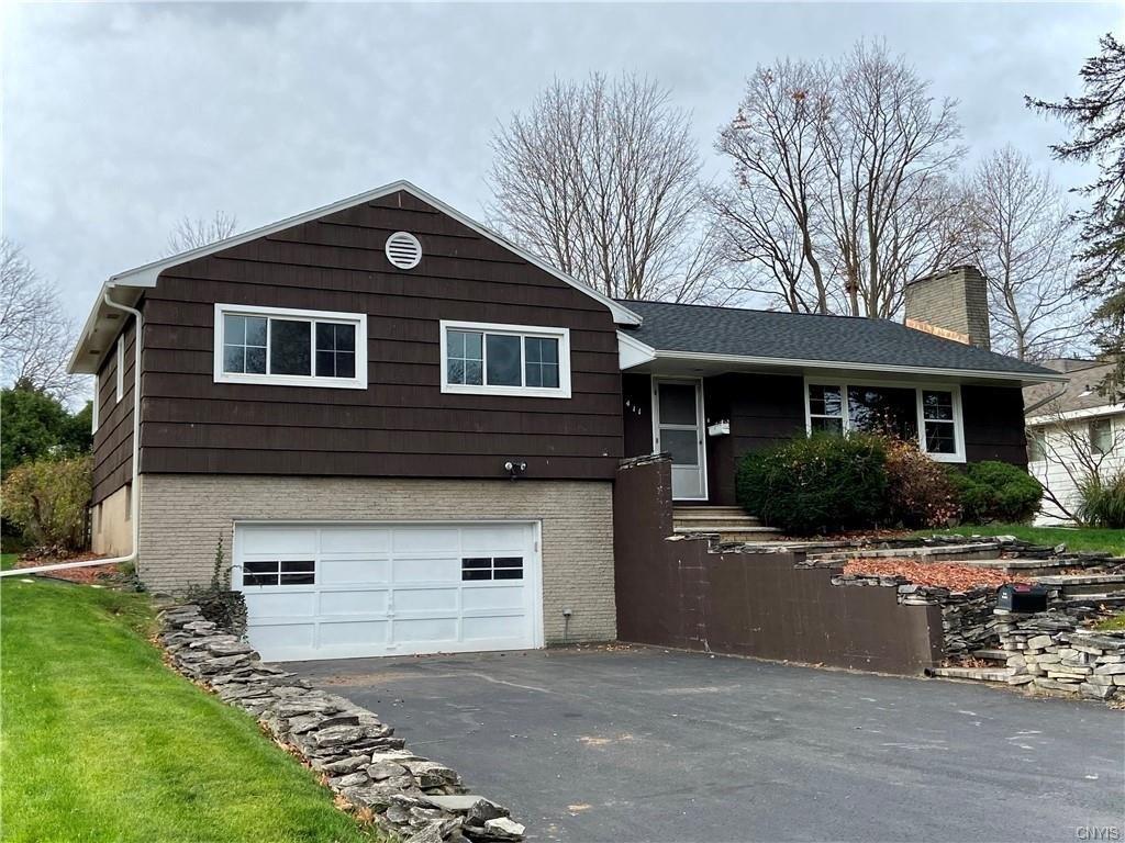 Brampton Dr, Syracuse, NY 13214