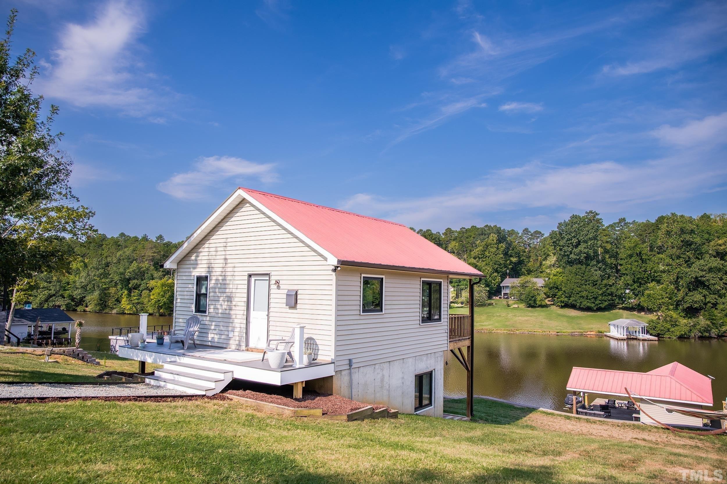 Willifords Point Dr, Roxboro, NC 27574