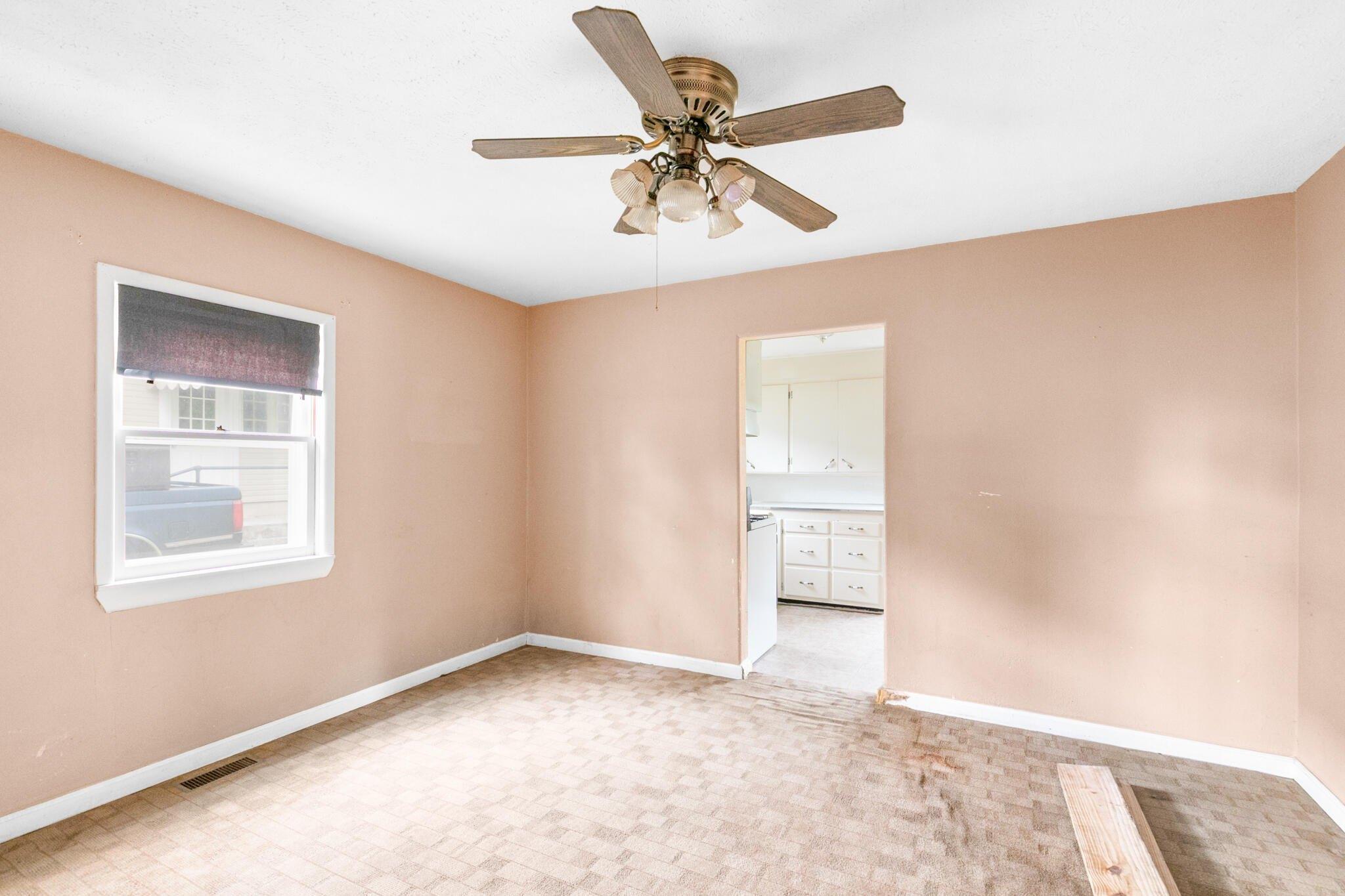 N Lafontaine Ave, Springfield, MO 65802