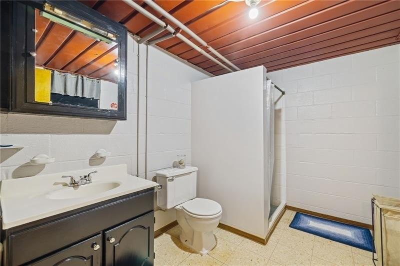 Fairhill Dr, Washington, PA 15301