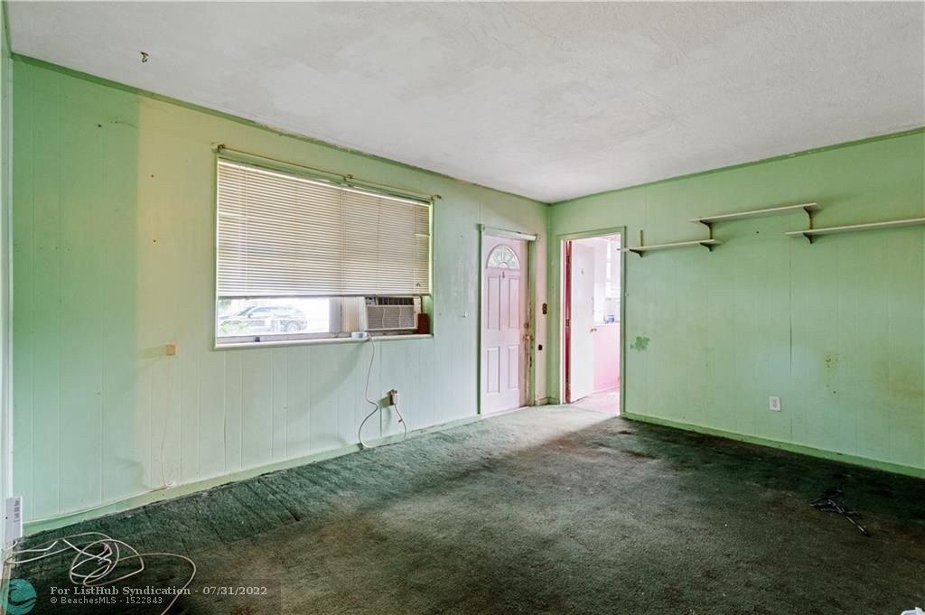 Sutton Rd, West Park, FL 33023