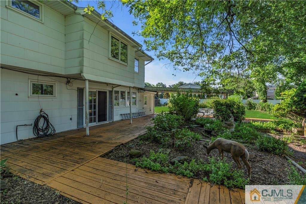 Valley Vale Dr, Old Bridge, NJ 08857
