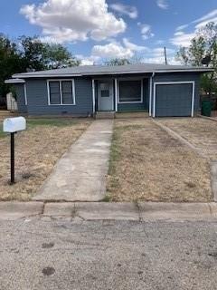 Roselawn St, Coleman, TX 76834