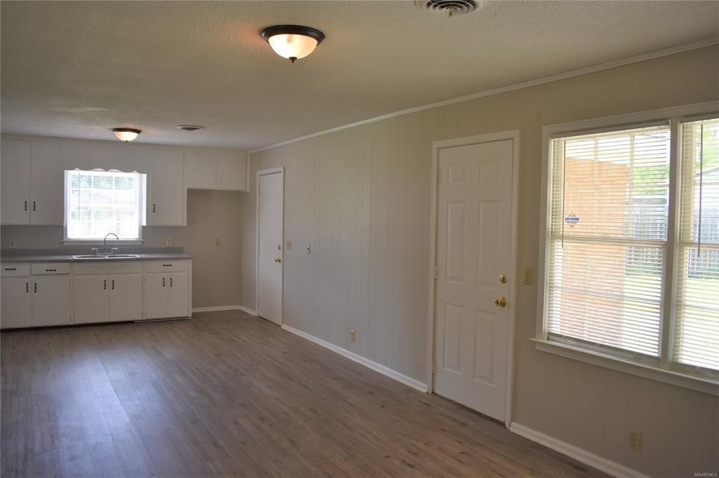 Sunshine Dr, Montgomery, AL 36116
