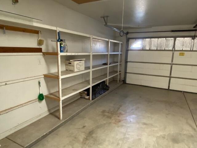 Delfino Ln, Bakersfield, CA 93304