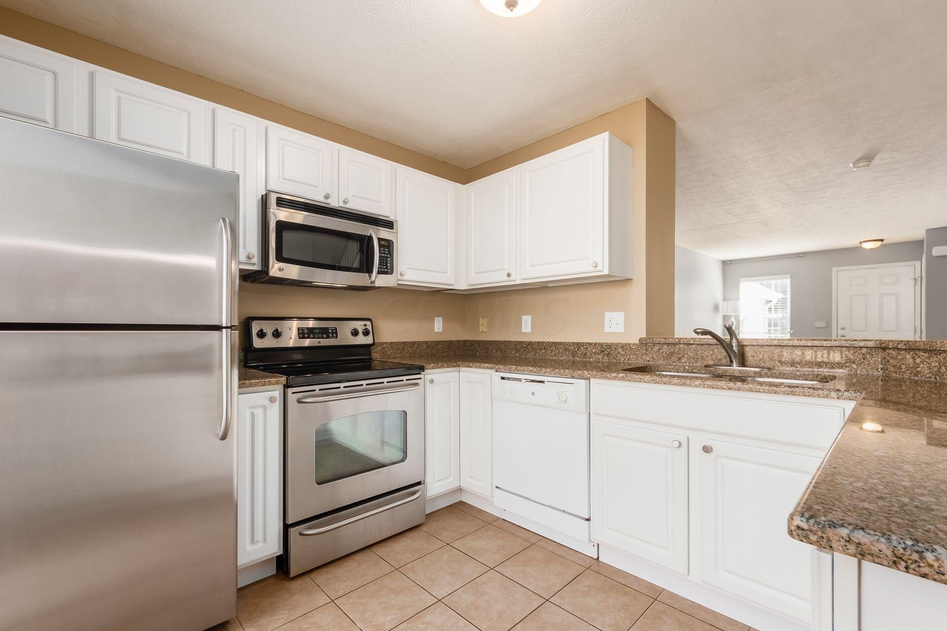 Cayman Ln, Worthington, OH 43085