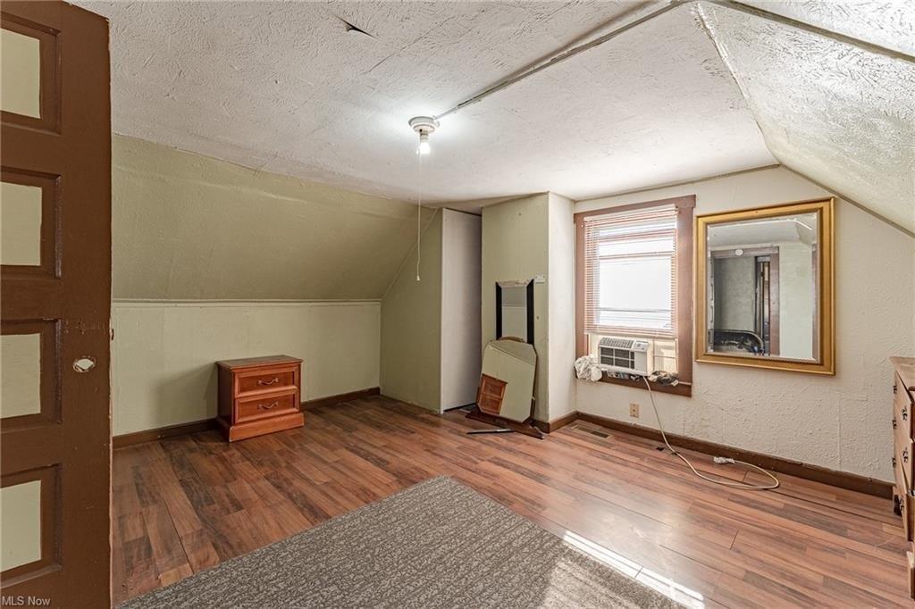 Grantwood Ave, Cleveland, OH 44108