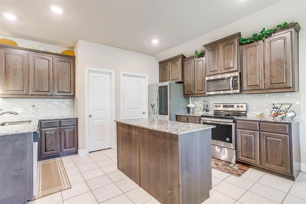Rose Crest Blvd, Fort Worth, TX 76140