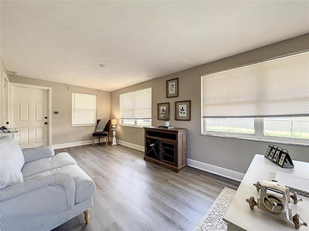 23rd St, Zephyrhills, FL 33542