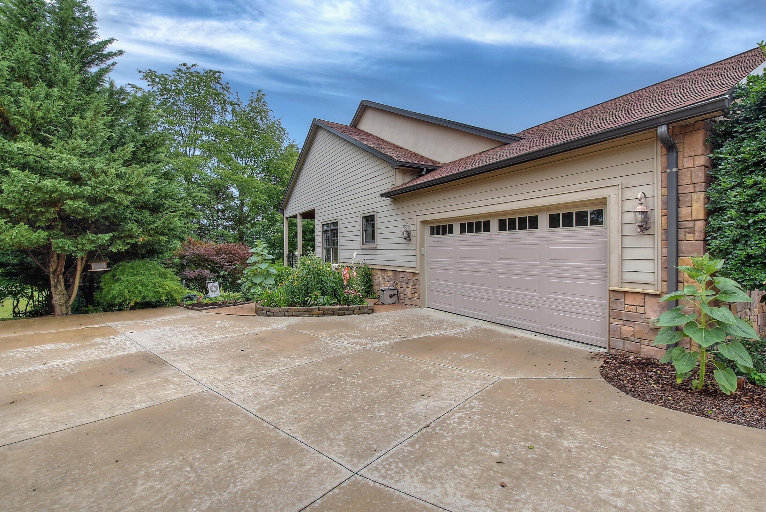 Galway Ct, Johnson City, TN 37615