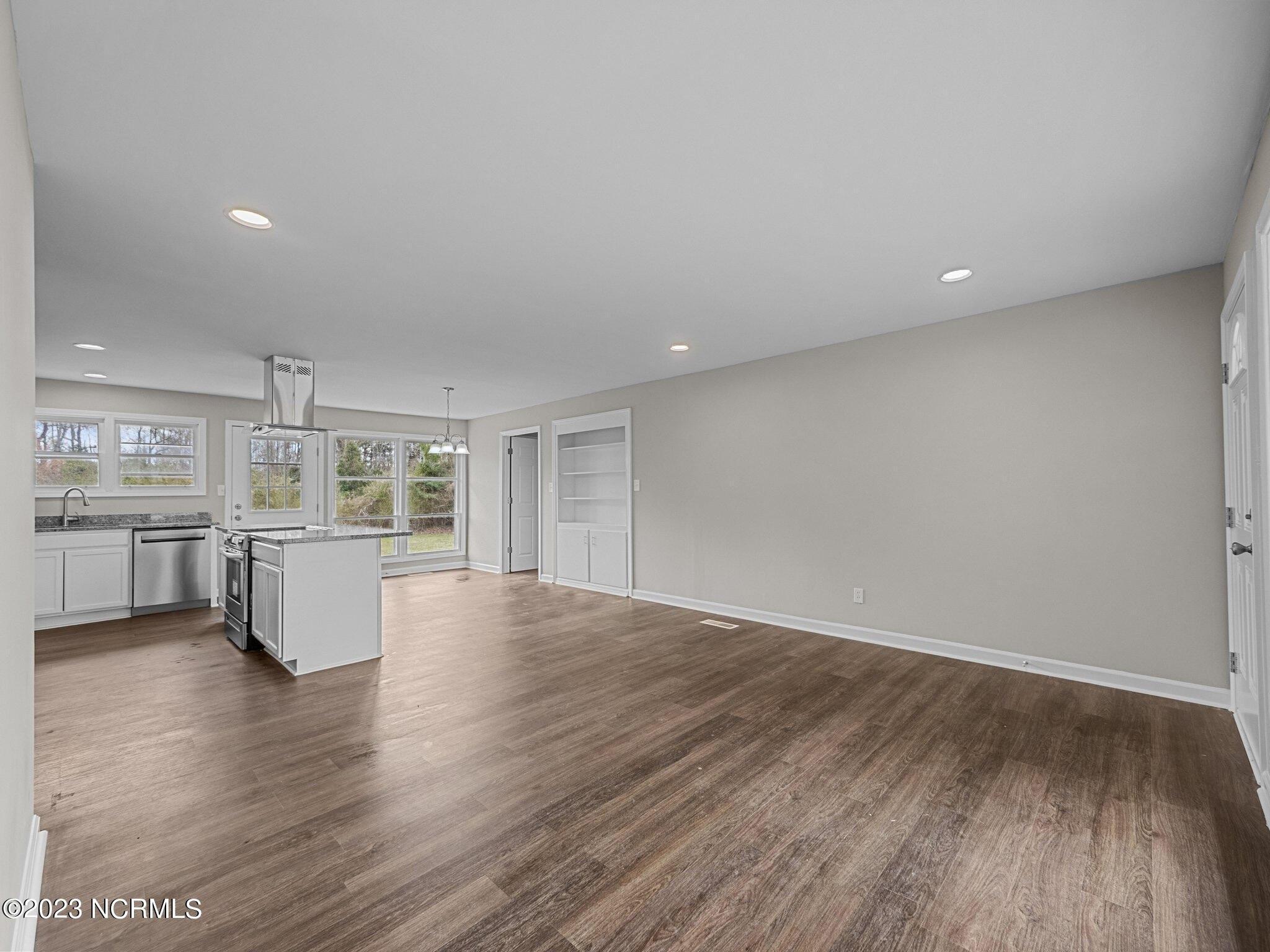 Great Neck Landing Rd, Hubert, NC 28539