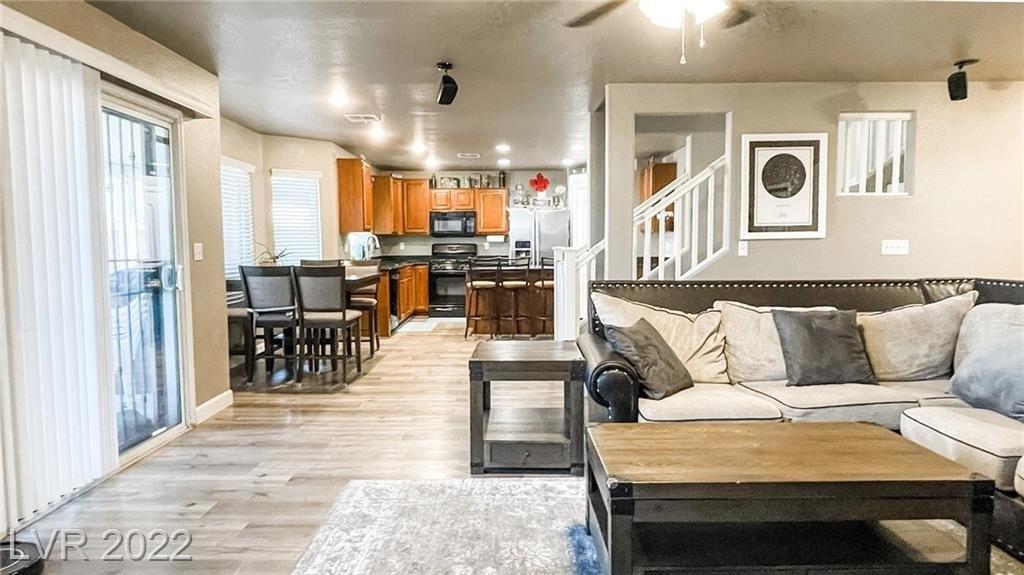 Paris Pearl Ave, North Las Vegas, NV 89031