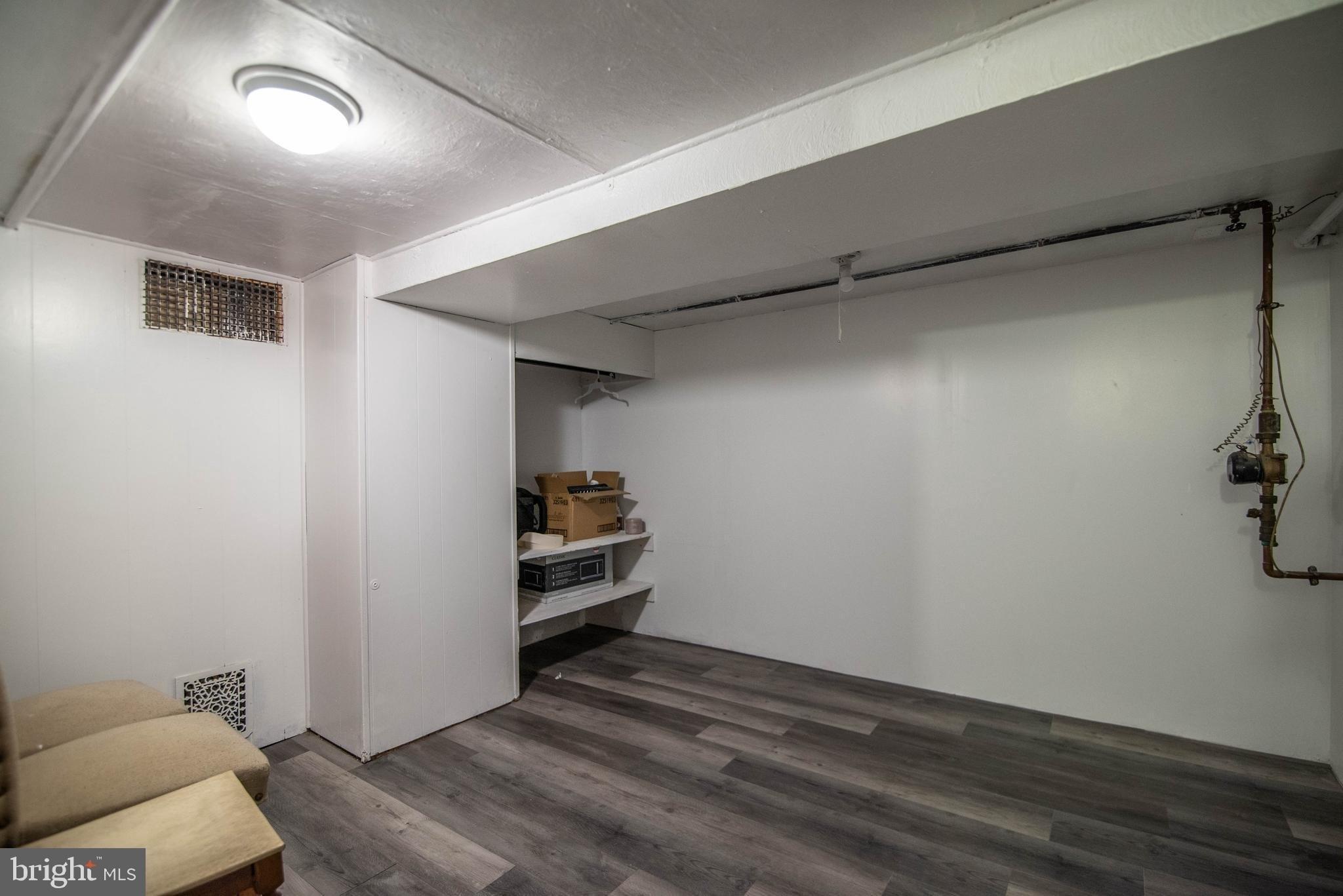 E South St, York, PA 17403