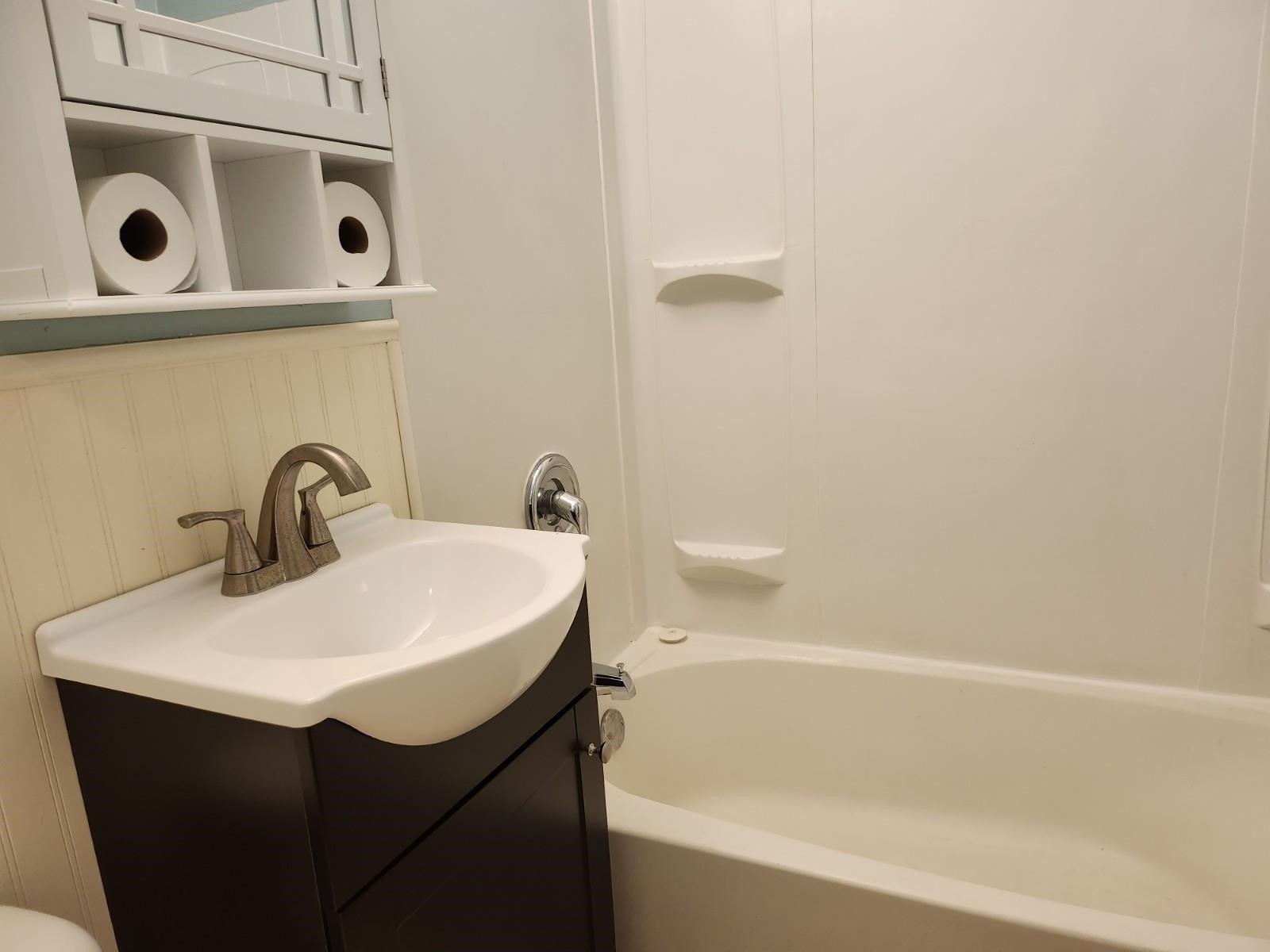 Van Wie Ave, Rockford, IL 61103