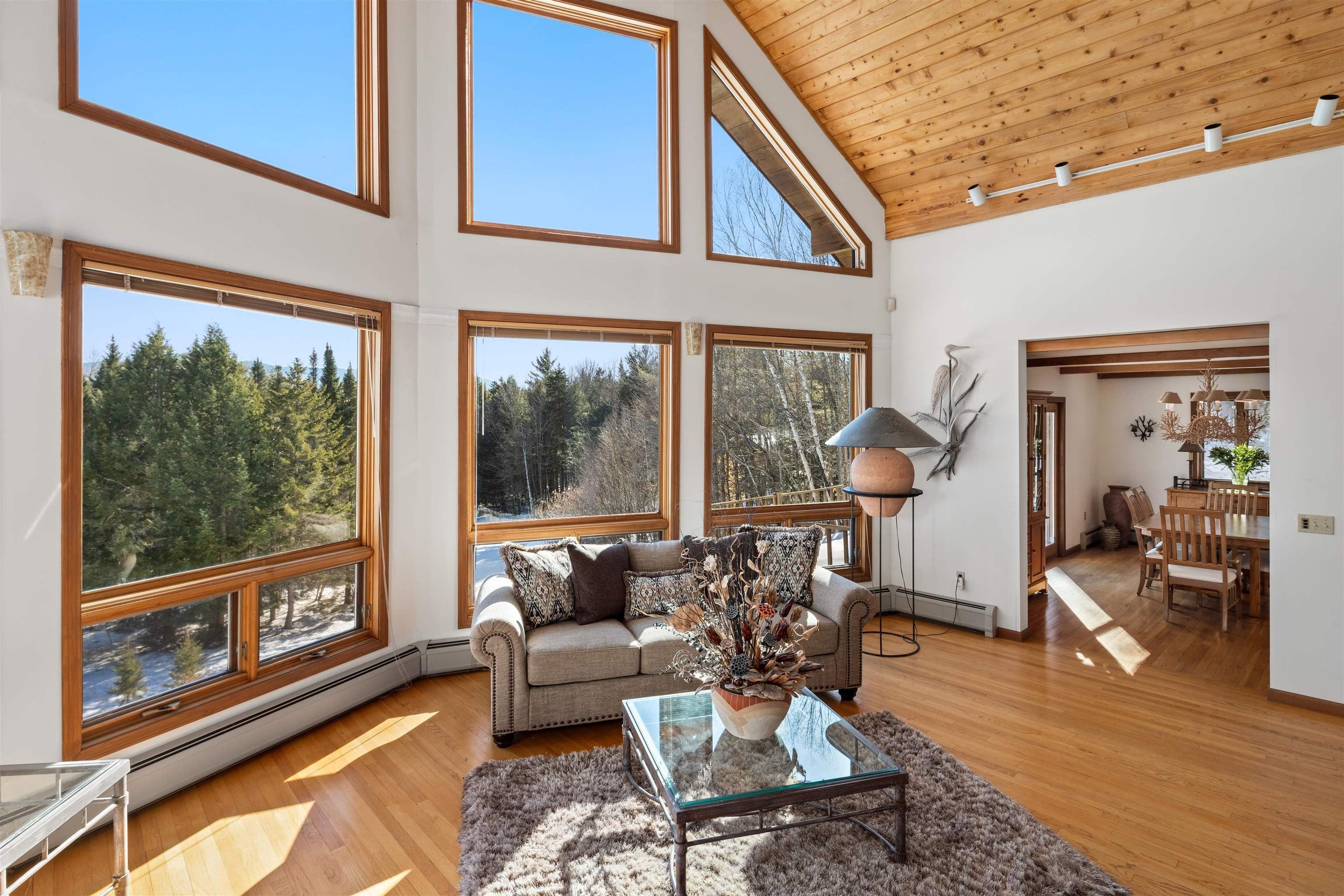 Moulton Ln, Stowe, VT 05672