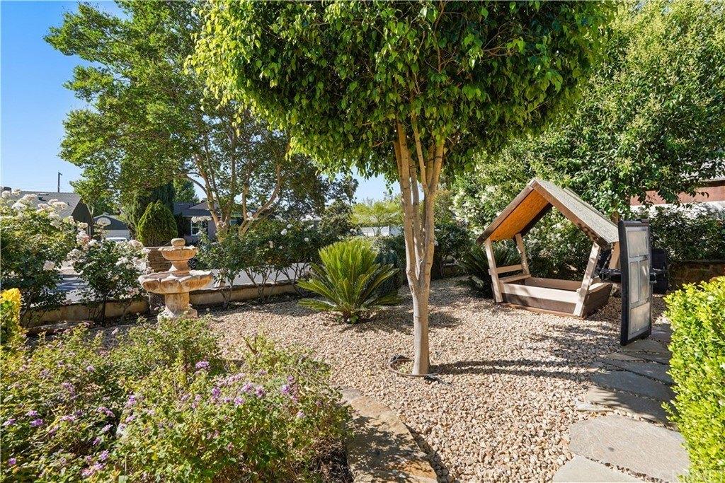 Skouras Dr, Winnetka, CA 91306